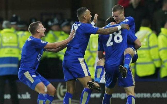 Jamie Vardy celebrates after scoring a goal against United