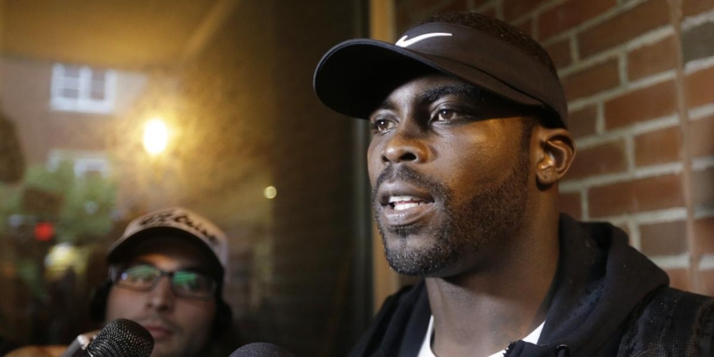 Former Atlanta Falcons quarterback Michael Vick will lobby for a Pennsylvania bill that would help protect pets left in hot cars. Now a backup quarterback for the Pittsburgh Steelers Vick pleaded guilty in 2007 to being part of a dogfighting ring