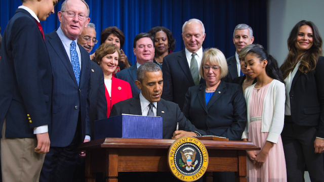 Obama signs education law “No Child Left Behind”