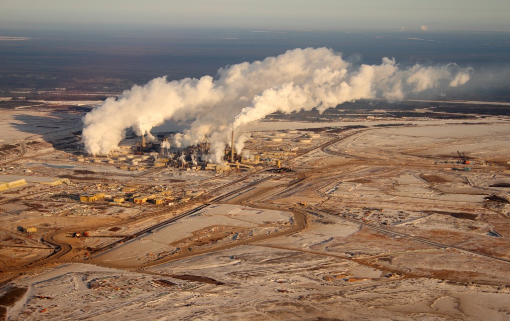 Canada's Energy-Rich Alberta to Cap Oil Sands Emissions