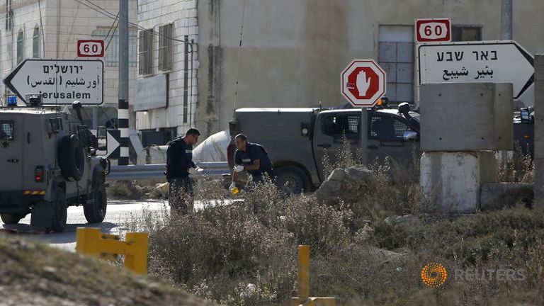 Three Israelis injured in Jerusalem knife attack