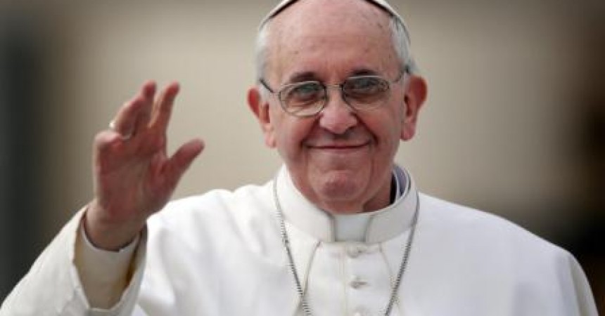 Pope Francis Lauds Uganda for Hosting Refugees Fleeing Injustice