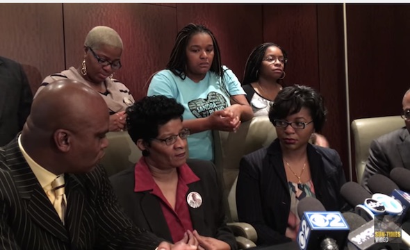 Sandra Bland's Family Slams 'Secrecy of It All' After Non-Indictment