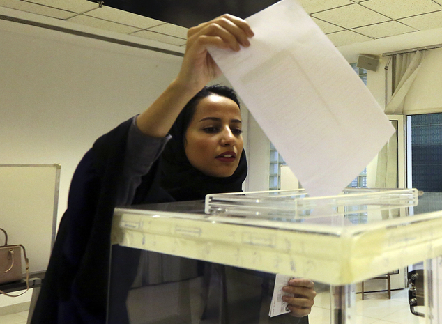 Few Saudi women expected to vote for first time in landmark election