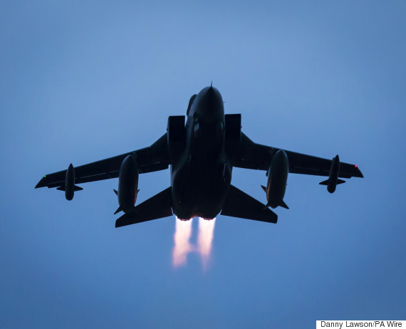 UK MPs to vote on David Cameron's bid to expand airstrikes against ISIS in Syria