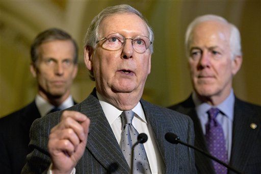 Republicans rush to shut borders to Syrian refugees