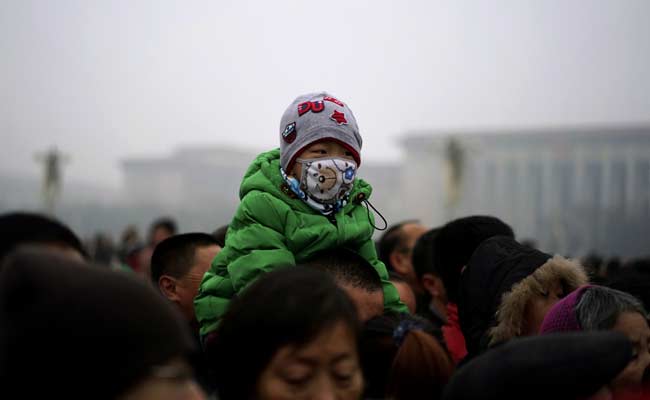 Red Alert Declared in Beijing as Air Pollution Chokes China