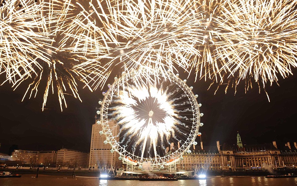 London ushered in the New Year with an impressive display of fireworks over its iconic Big Ben clock tower and the London Eye