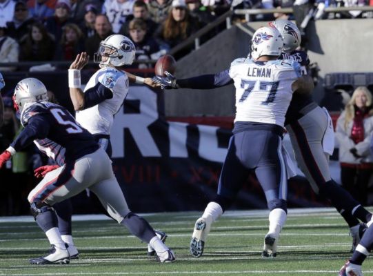 New England Patriots defensive end Chandler Jones