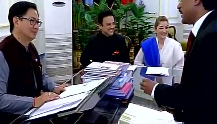 Adnan Sami granted Indian citizenship sings 'Teri oonchi shaan hai maula&#039