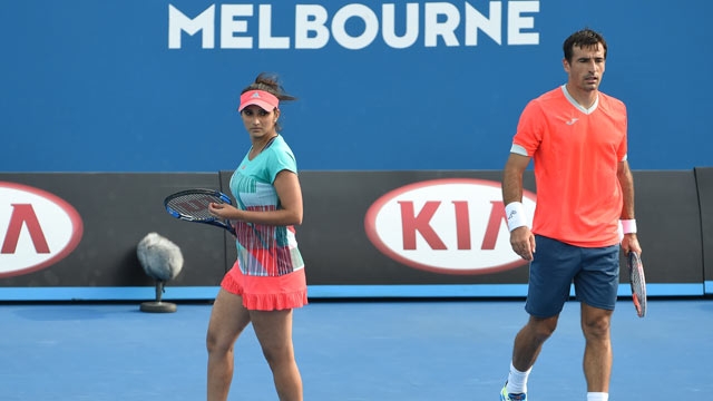 Sania Mirza Ivan Dodig beat Paes Hingis to enter final of Australian Open mixed doubles