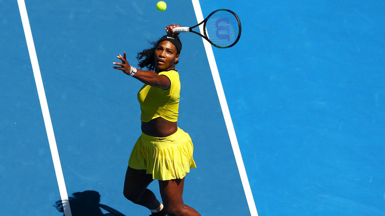 Serena Williams eased into the semi-final of the Australian Open