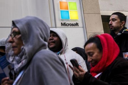 US-MICROSOFT-RESULTS:Microsoft reports 10.1 percent fall in quarterly revenue