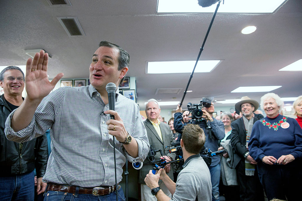 Ted Cruz visits King's Christian Bookstore Jan. 4 2016