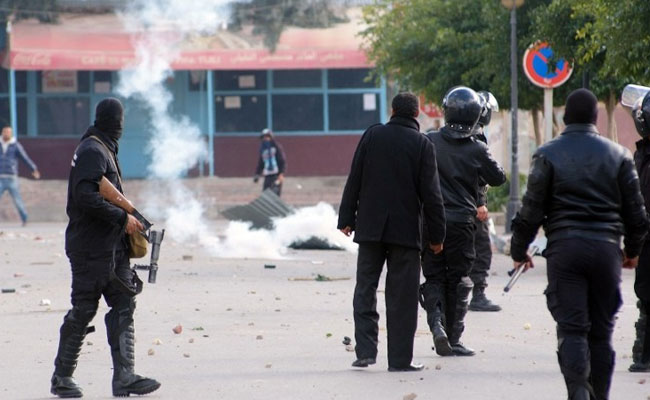 Tunisia Police Disperse New Protest After Jobless Man's Death