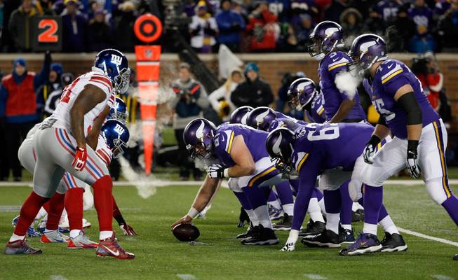 Vikings, Packers in division duel