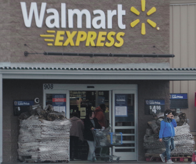 Wal-Mart to close stores including smaller stores in Texas