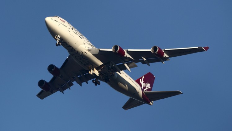 Mid-air drama on Heathrow jet as pilot left DAZZLED by laser pointer aimed at cockpit