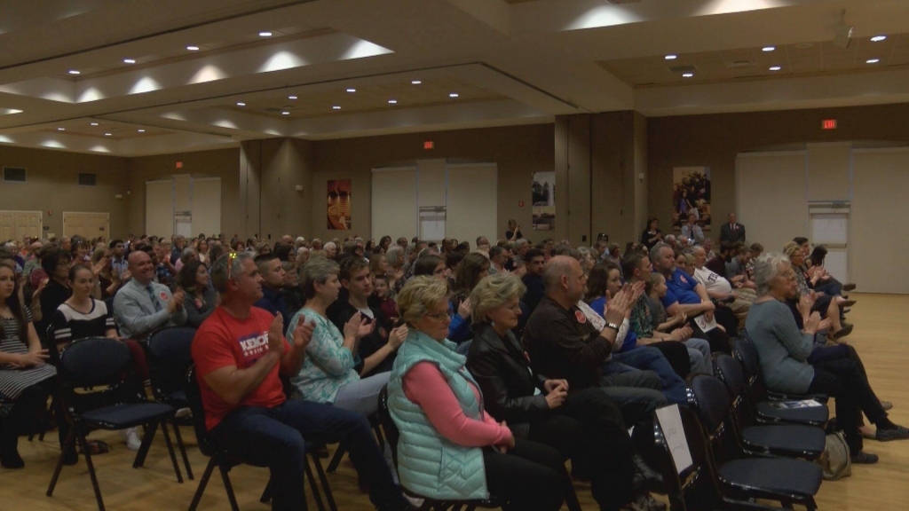 Ted Cruz, Bill Clinton Attend Rallies in North Texas Monday