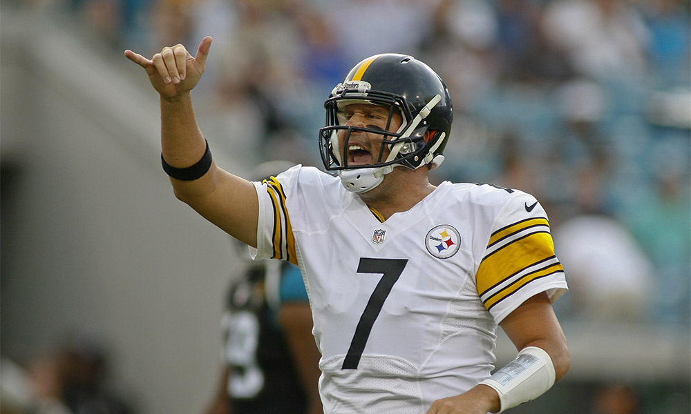 Aug 14 2015 Jacksonville FL USA Pittsburgh Steelers quarterback Ben Roethlisberger signals to his team mates they are going for a two-point conversion in the first quarter of a preseason NFL football game against the Jacksonville Jaguars at Ever