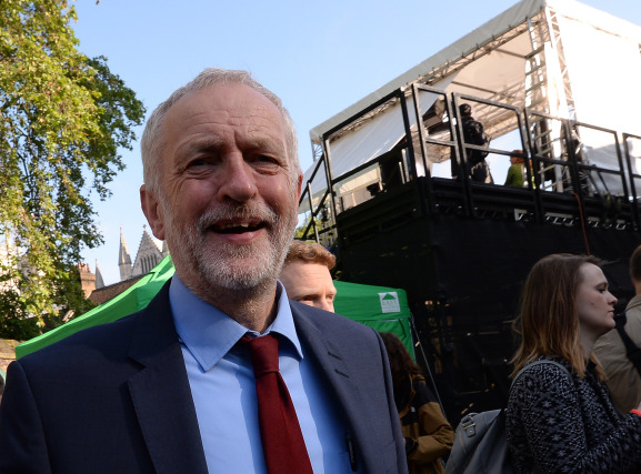 Jeremy Corbyn faces vote of no confidence after EU referendum failure