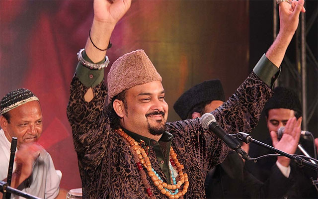 Thousands gather to bid a final farewell to Amjad Sabri Shaheed