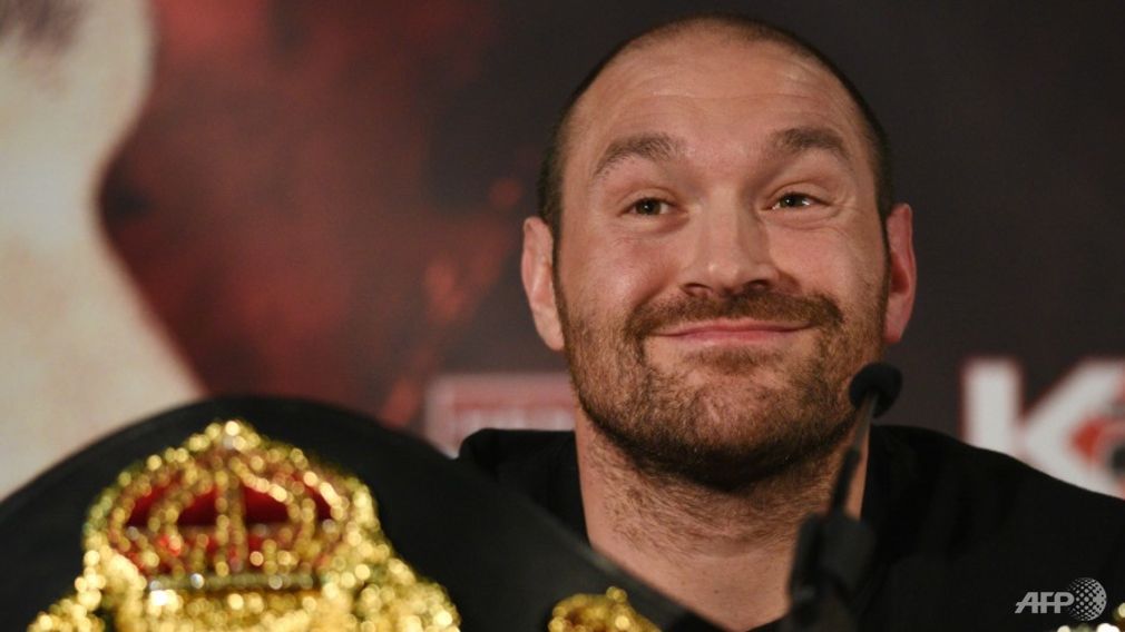 Fury says he is injured, rematch vs Klitschko postponed