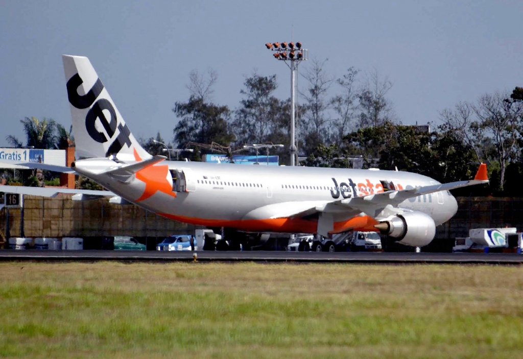 Sydney Flight to Thailand Diverted Due to 6 Rowdy Passengers