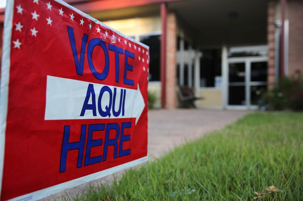 Image English Spanish Signs Front Election Center In Texas