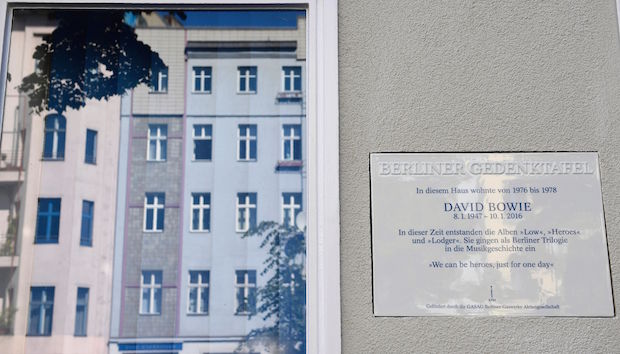 The commemorative plaque dedicated to musician David Bowie reading'In this house lived from 1976 to 1978 David Bowie. During this time the album Low Heroes and Lodger have been created. They were storied in music history as the Berlin Trilogy is displa