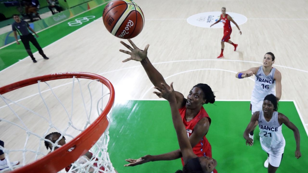 The US will meet Spain in the final match in the women s basketball tournament after beating France