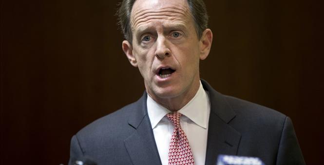 GOP Sen. Toomey banking on split-ticket voting in Pa. race