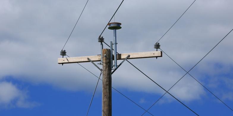 AT&T Touts AirGig, Wireless Broadband Over Power Lines