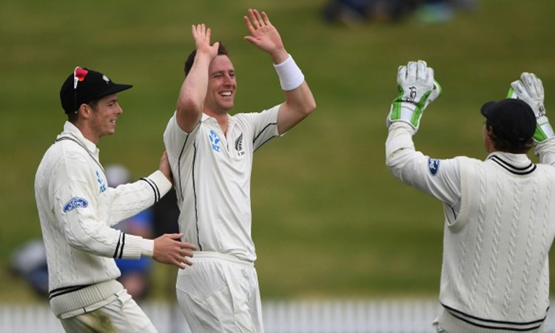 New Zealand lead Pakistan as Babar Azam hits unbeaten 90 in rainy third day