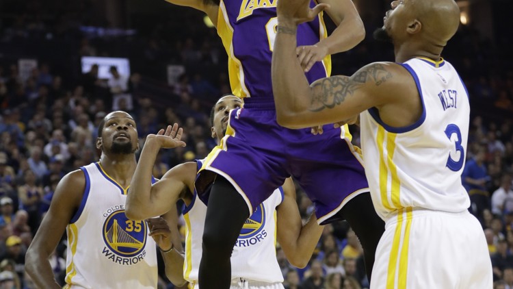 Curry pass-happy Warriors rout Lakers this time 149-106