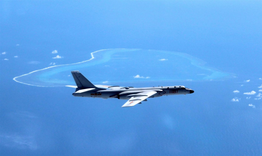 Image Chinese H-6K bomber