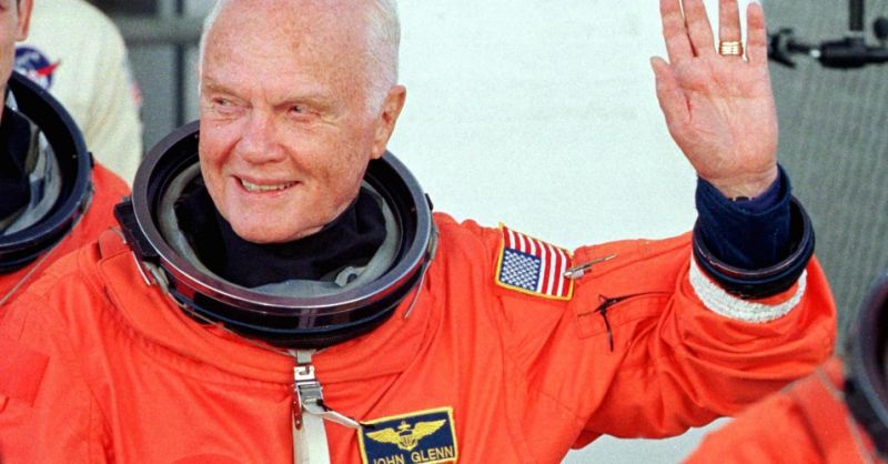 Astronaut and US Senator John Glenn has died at 95More