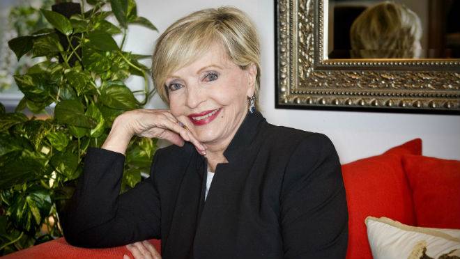 Florence Henderson the ever-cheerful matriarch of'The Brady Bunch' has died. She was 82