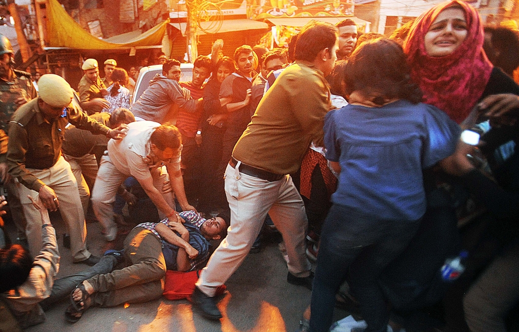 Students clash outside Delhi's Ramjas college over cancellation of seminar