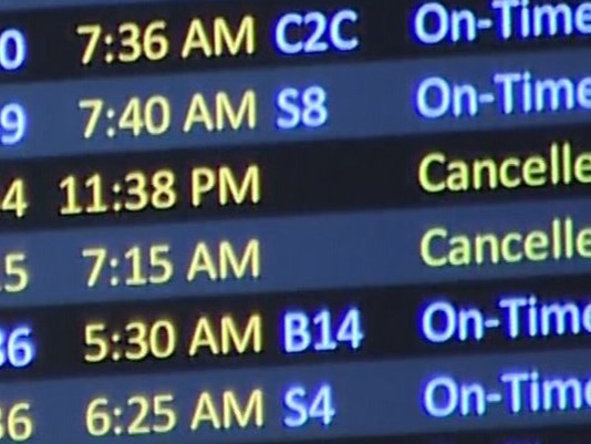 US airlines get heat from passengers over snowstorm cancellations