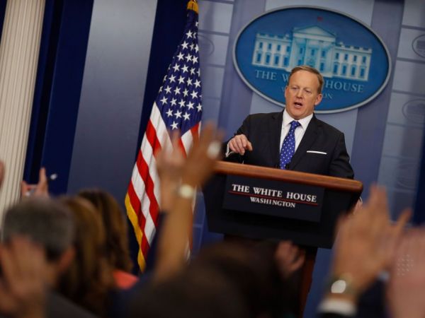 Watch Live Stream Sean Spicer Delivers March 16 White House Press Briefing