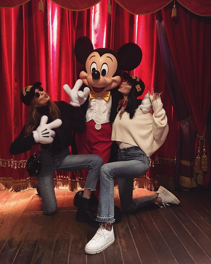 Gigi bella hadid disneyland paris