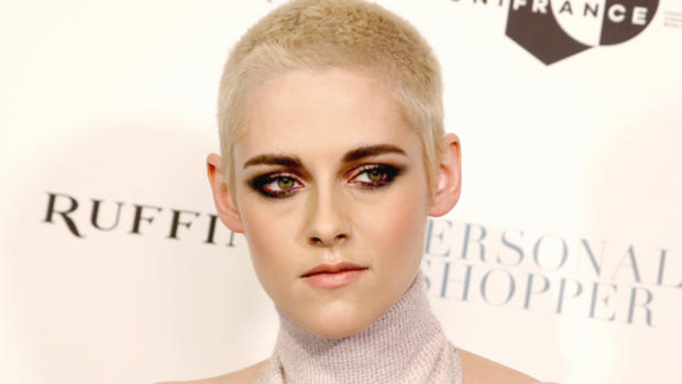 Watch Serial-Fidgeter Kristen Stewart Realise She Can No Longer Run Her Hands Through Her Hair, In Real Time