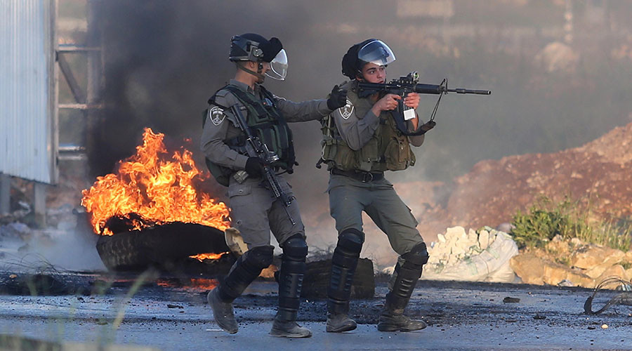 IDF fire rubber bullets & tear gas at supporters of Palestinian hunger-striking prisoners