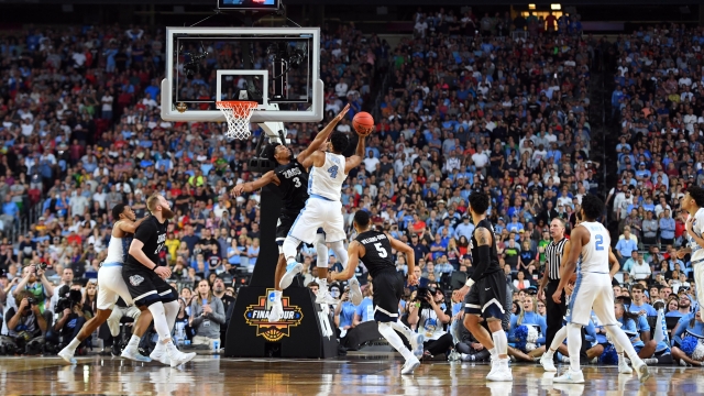 Isaiah Hicks put North Carolina up by three with a tough shot in the final minute