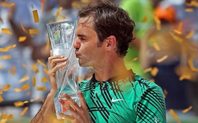 Federer kisses Miami trophy