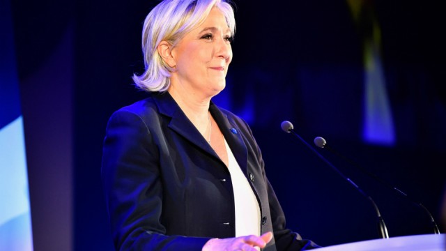 Trump won't comment on Le Pen's advancement in French election