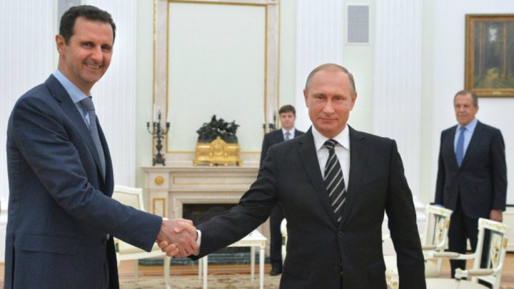 Le président Bachar al Assad et son homologue russe Vladimir Poutine le 20 octobre