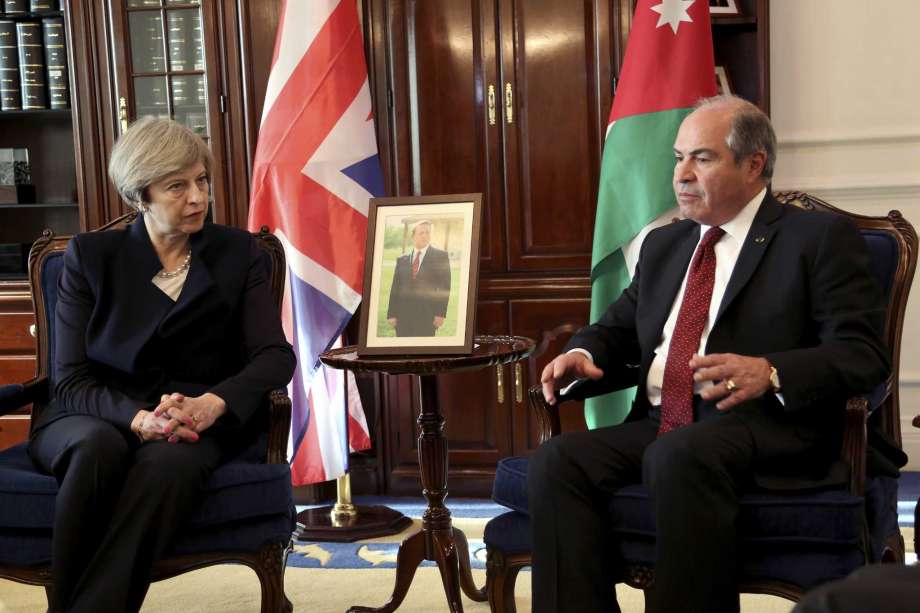 British Prime Minister Theresa May has begun a visit to Jordan where she is to announce plans to send more British military tra