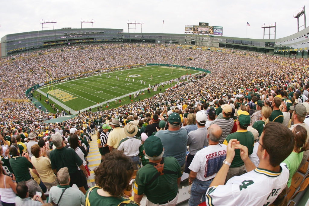 Green Bay Packers fans cheer